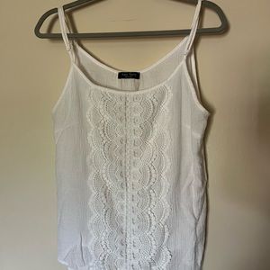 🚨REMOVING LISTING MAY 4🚨Lacy White Tank
